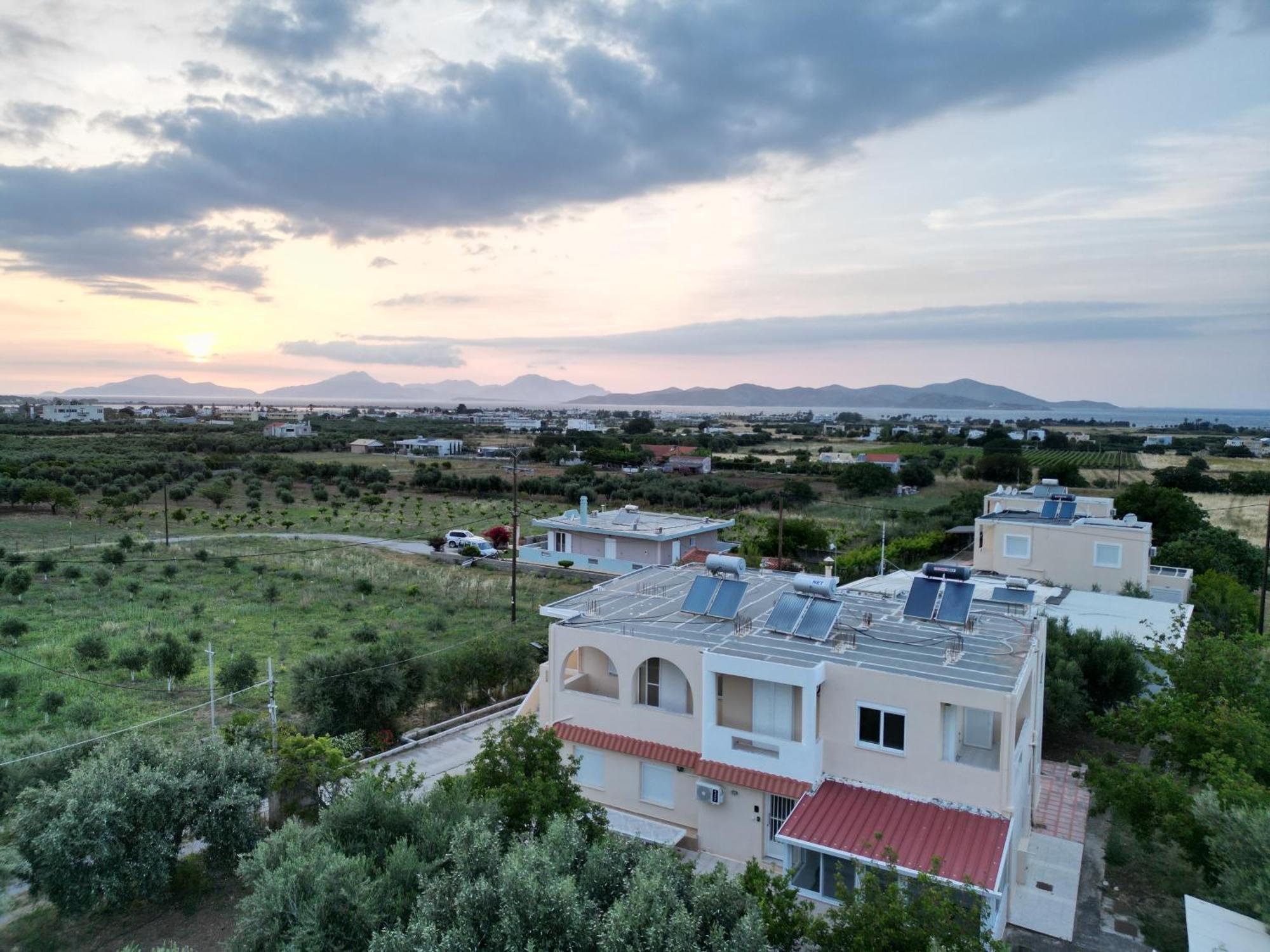 Family Friendly Apartment, In Nature, With Yard "5" Zipárion Екстериор снимка